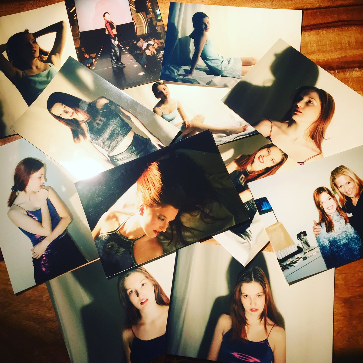 toocreativeart's tweet image. From Minogue models to me modelling! I&apos;m definitely matching the amount of sparkle with @DanniiMinogue in my outfits! ✨✨✨ #SparkleAndRepeat