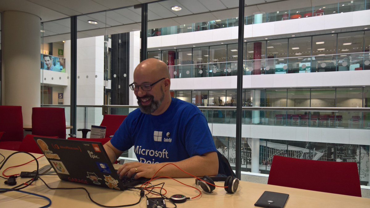 Microsoftirl's tweet image. Enjoying #hourofcode Skype in the classroom with @saorog and over 70 schools across Ireland @msphilanthropic @MSEurope