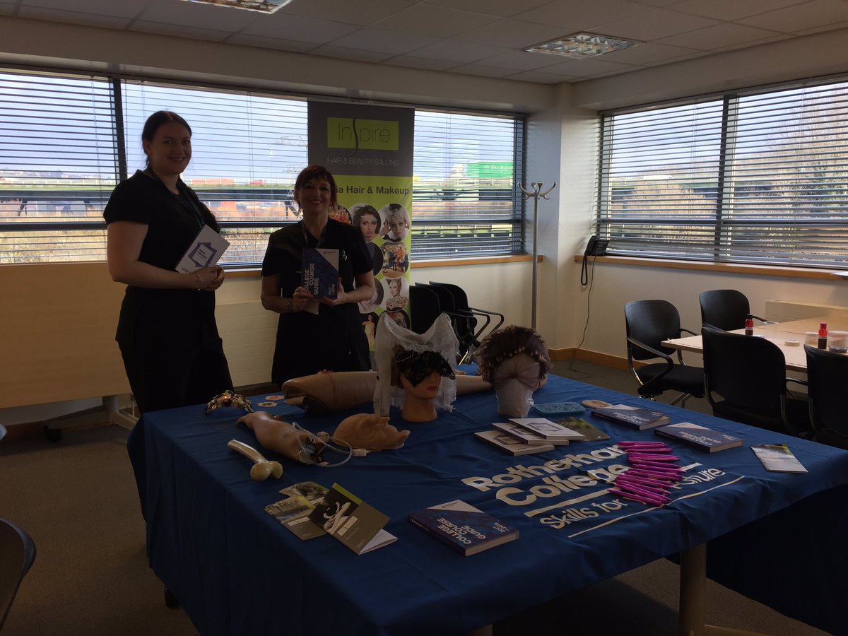 inspiremakeup1's tweet photo. At the HEP event @thesource @RotherhamColl #mediahairandmakeup #rothcoll https://t.co/QATB13lqdy