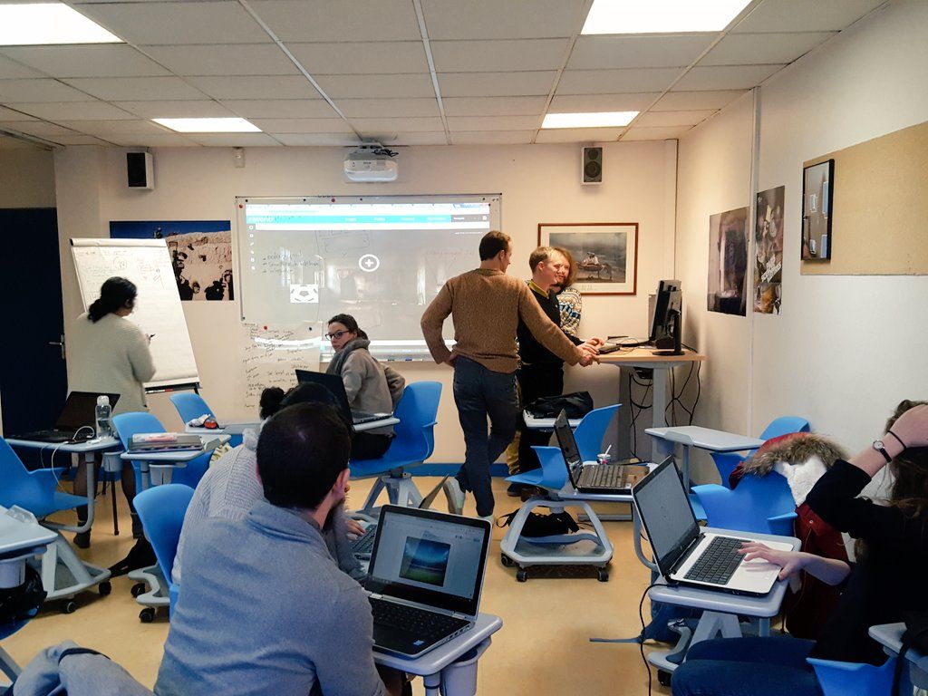 racontR's tweet photo. Semaine #Webdothon pour @psl_univ @IPJdauphine et @IsigeMinesParis avec @RacontR / Les thématiques : #alimentation #agriculture #solutions https://t.co/ZyfNv7NRPM
