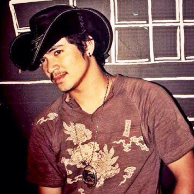 Come hangout with me on #BIGOLIVE. web.live.bigo.sg/2111861067_148…