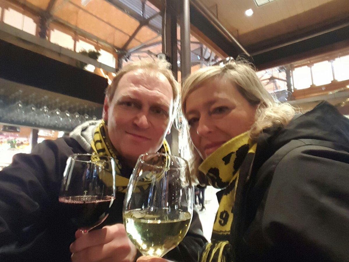 KGroeppi's tweet photo. @BVB #RMABVB wir auch 😛✌ live und in Farbe vor Ort 💪🐝 https://t.co/o6UsOVgtQN