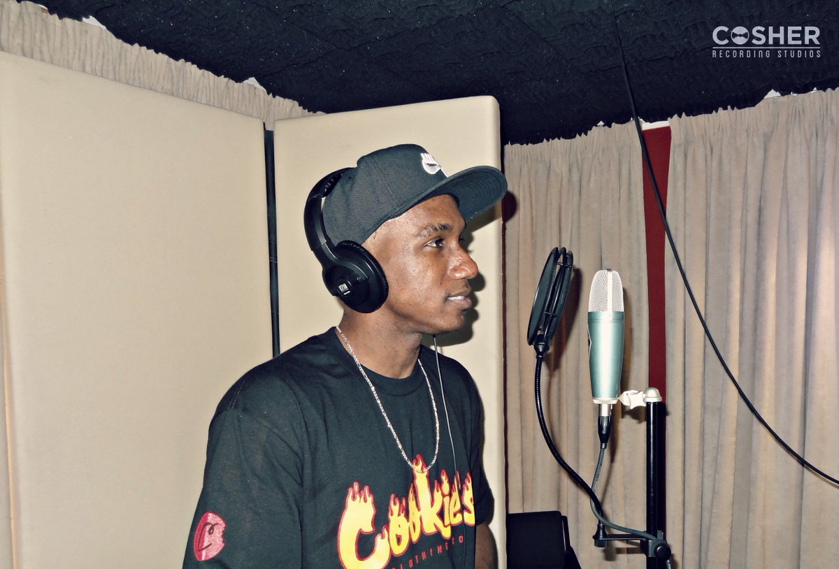 CosherStudios's tweet image. #Recording @hopsin today. First time in South Africa, got him to try some biltong. Great working with a well known, down to earth artist