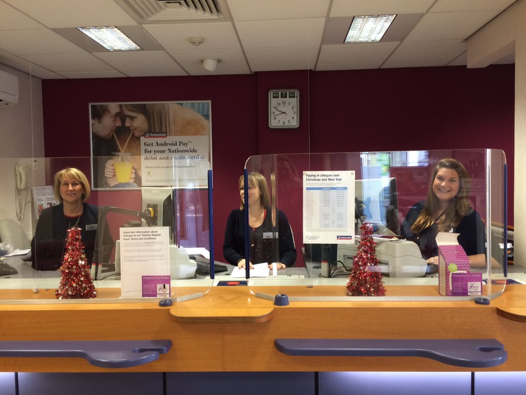 helenaberry61's tweet photo. Christmas time in Fareham!!! 🌲❄️❤️😃  #NBSSCC #FAREHAM #DREAMTEAM #WORK #FAMILY #nationwide https://t.co/gkSav4FAOq