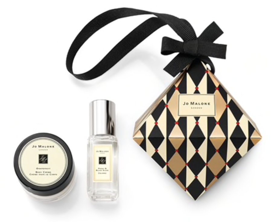 morefromless_'s tweet image. A beautiful limited edition pack from @JoMaloneLondon that doubles up as a Christmas decoration. #reuse #design #packagingconsultant