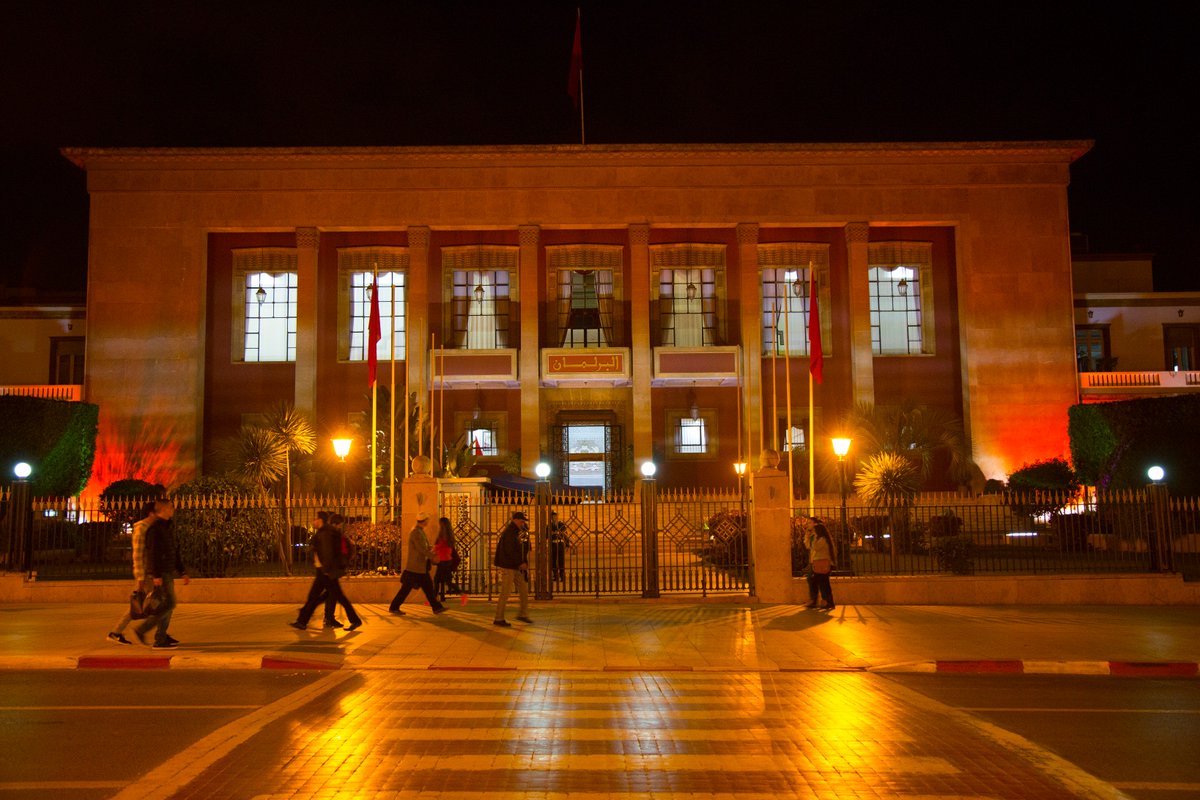 #orangetheworld au #Maroc à l'occasion des #16joursdactivisme contre la violence: le #parlement marocain éclairé aux couleurs de la campagne