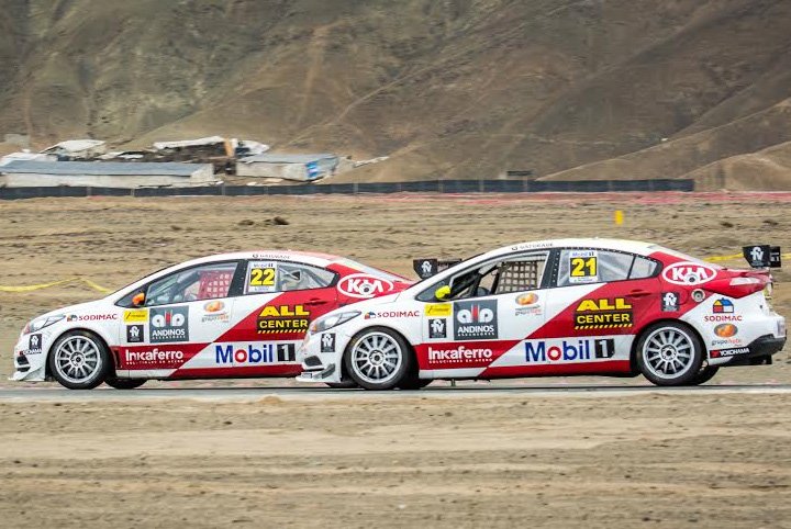 autotvperu's tweet photo. Salvador Ricci y Juan Carlos Tassara se disputan el titulo del #CCTC2016 en la categoría #TC2000

☛ https://t.co/hlpDwQh2AU https://t.co/NlgZZFtTt0