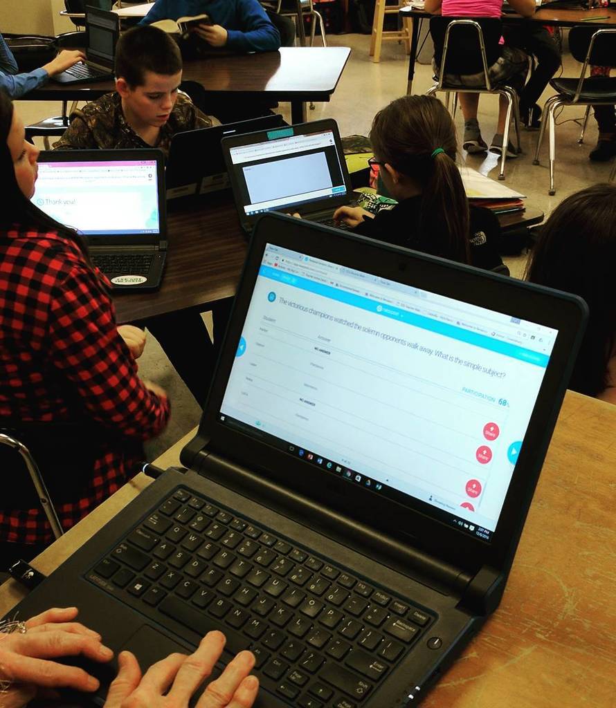 gcs_edtech's tweet photo. #GJHS ELA class using @nearpod as formative assessment @gjhsprincipal #elearn #digitallear… https://t.co/VJn2zGxGeq https://t.co/HhACjmEzUF