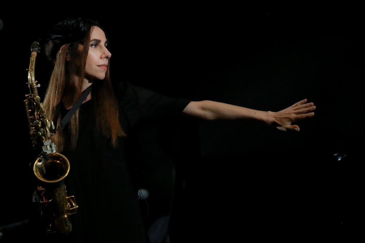 PJHarveyUK's tweet photo. PJ Harvey will embark on a North American tour in Spring 2017. Full details available at https://t.co/fvNYQ31yc0 https://t.co/zPb9yRs819