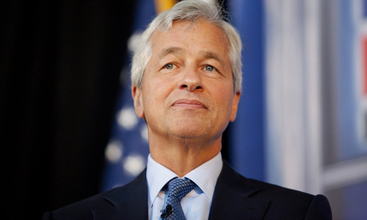 business's tweet image. JPMorgan&apos;s Jamie Dimon named Business Roundtable chairman bloom.bg/2h3vUJU