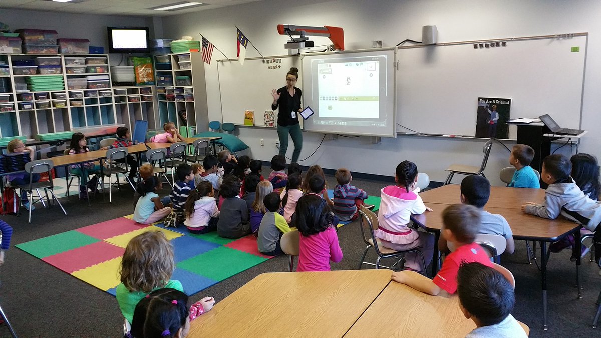 KyleHamstra's tweet image. #KindersCan learn to code! @MeredithLazar uses @ReflectorApp to intro @ScratchJr guidelines. #HourofCode #kinderscode #ddestem #SwimFwd