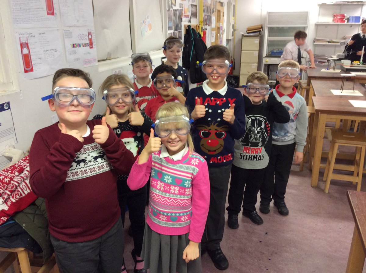 msboyes11's tweet photo. Science club at Goole Academy tonight we had a fabulous time @gooleacademy @BoothferryPS https://t.co/WHvwdXez5E
