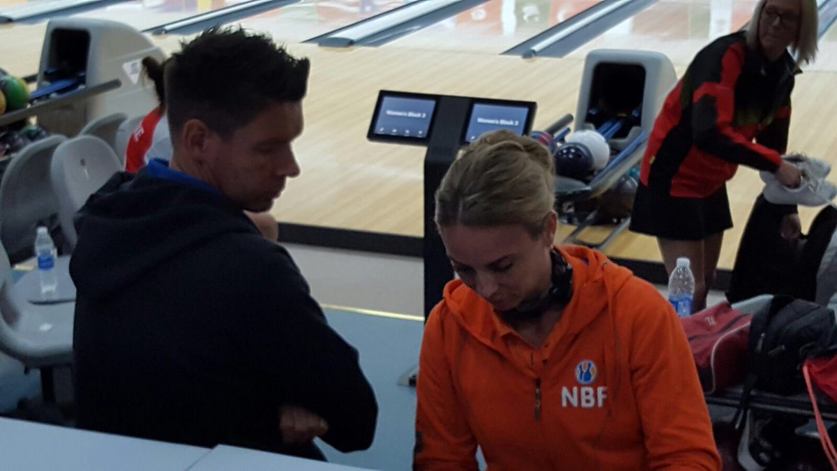 TeamNLbowling's tweet image. YES!! Net als Mark behaalt ook Ghislaine de Top 32 van het WK 💪🏻Morgen verder. Hoe lees je hier: nbf.bowlen.nl/Actueel/Nieuws… #qatarworldsingles