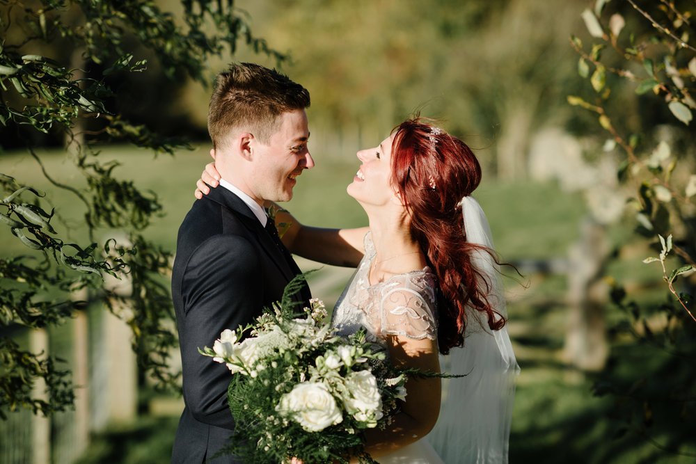 Just blogged a beautiful autumnal wedding <a href="/DodfordManor/">Dodford Manor</a> dominiquebader.com/blog/dodford-m…