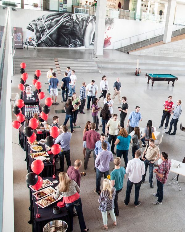 Glassdoor's tweet photo. Work in #tech? 20 #techcompanies made #BPTW this year including @SAP, @WWT_Inc, @FastEntCareers, @Adobe https://t.co/8Q86L6G4oi https://t.co/gSYQ0SIFae