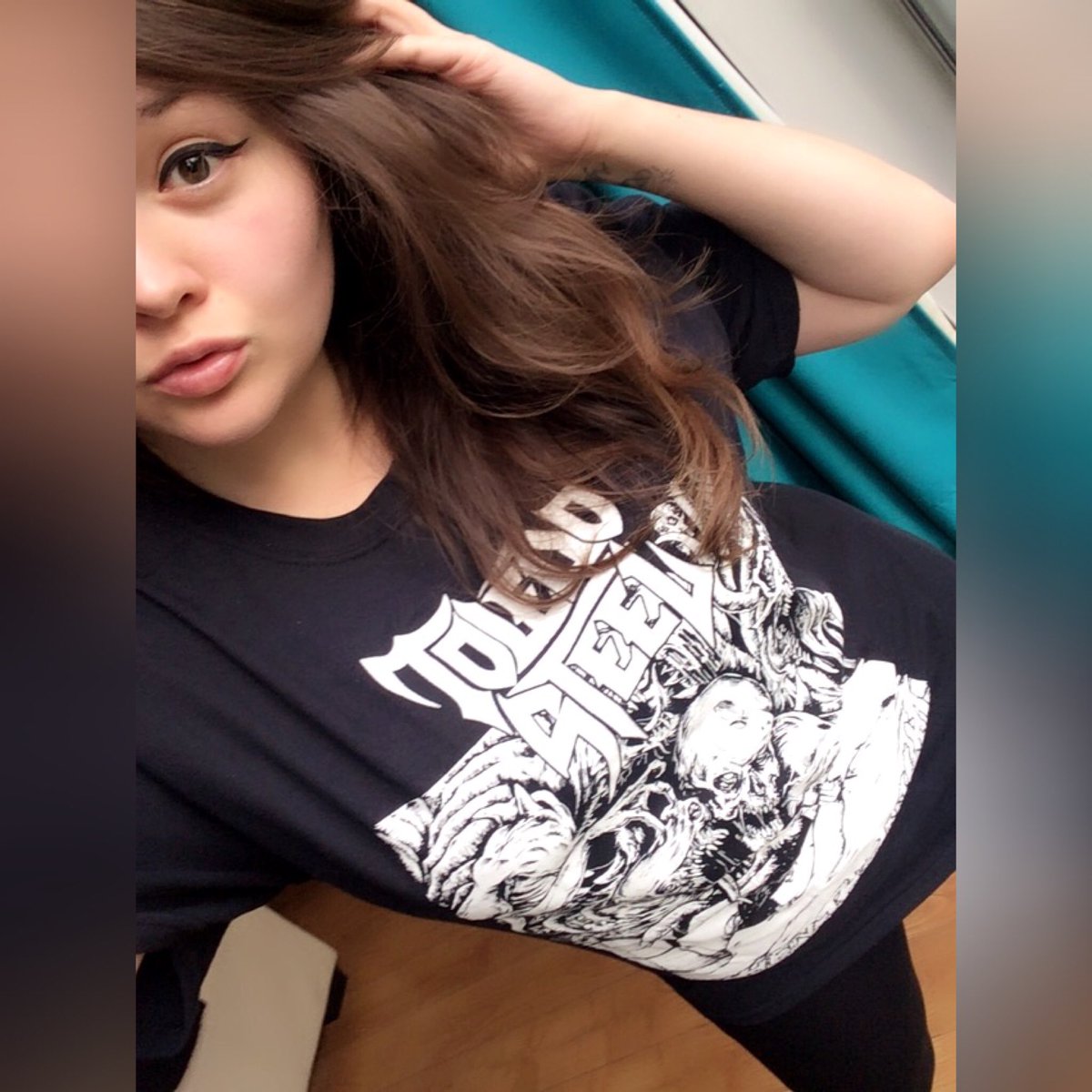 _Alkatrazz's tweet photo. Turning out the light.
Giving you a fright. 
What she has in strore, you won't believe... 😈💜
#ToledoSteel 
#HeavyMetal https://t.co/dHIMyVMdu5