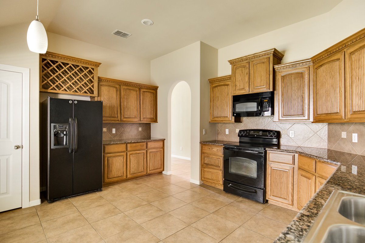 MarilynCortez's tweet image. 3702 Thrasher Dr. Mission, TX 78572- $159,000
#beautiful #communityamenities #sparklingpool #basketballcourt #playgrounds #wanttomove