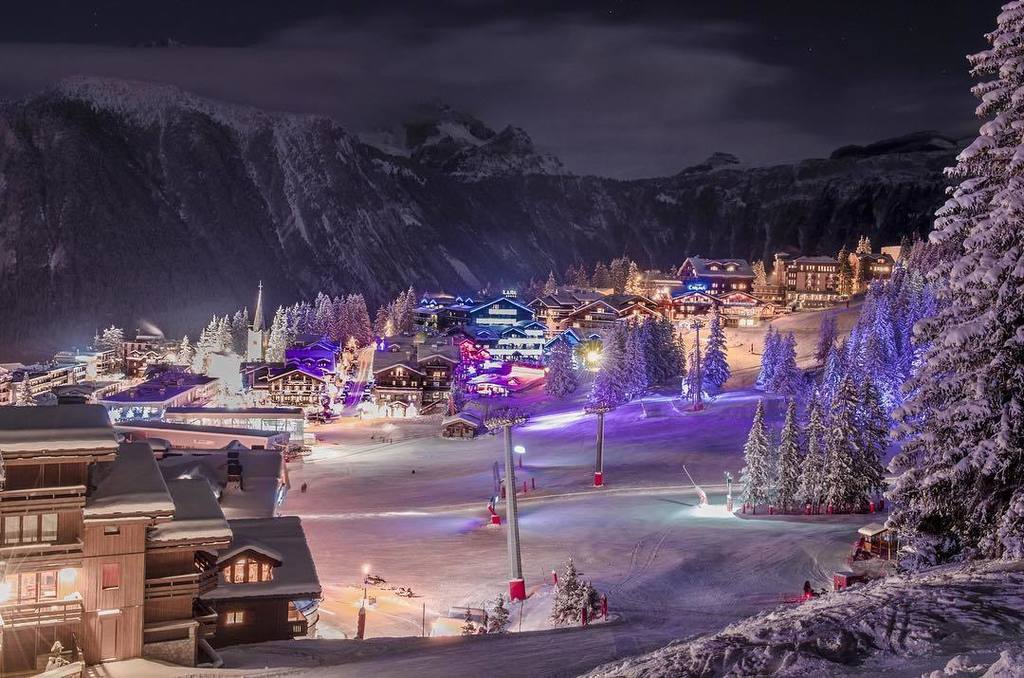 courchevel's tweet photo. Le calme avant la tempête / The calm before the storm #colors #winter #1850 #night #courch… https://t.co/NhgHmrjRHx https://t.co/I4zh4mKh2e