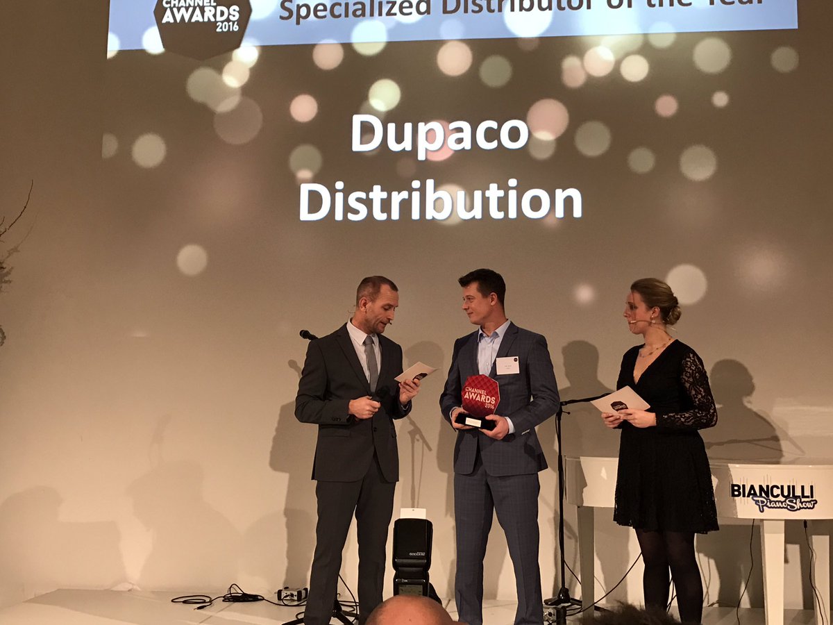 VisserGC's tweet photo. #Dupaco Specialized Distributor of the year! #channelawards https://t.co/uqeLjm6bvQ