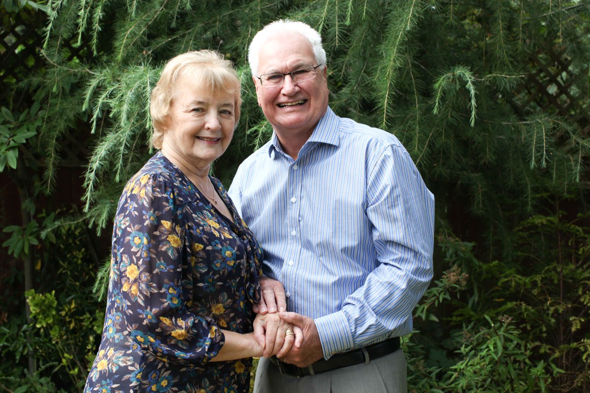 #allsortsofpatients like our #epsr2 enabled repeat prescriptions service. Here's Joyce and David. #PharmacyHour
bit.ly/2hioEJ7