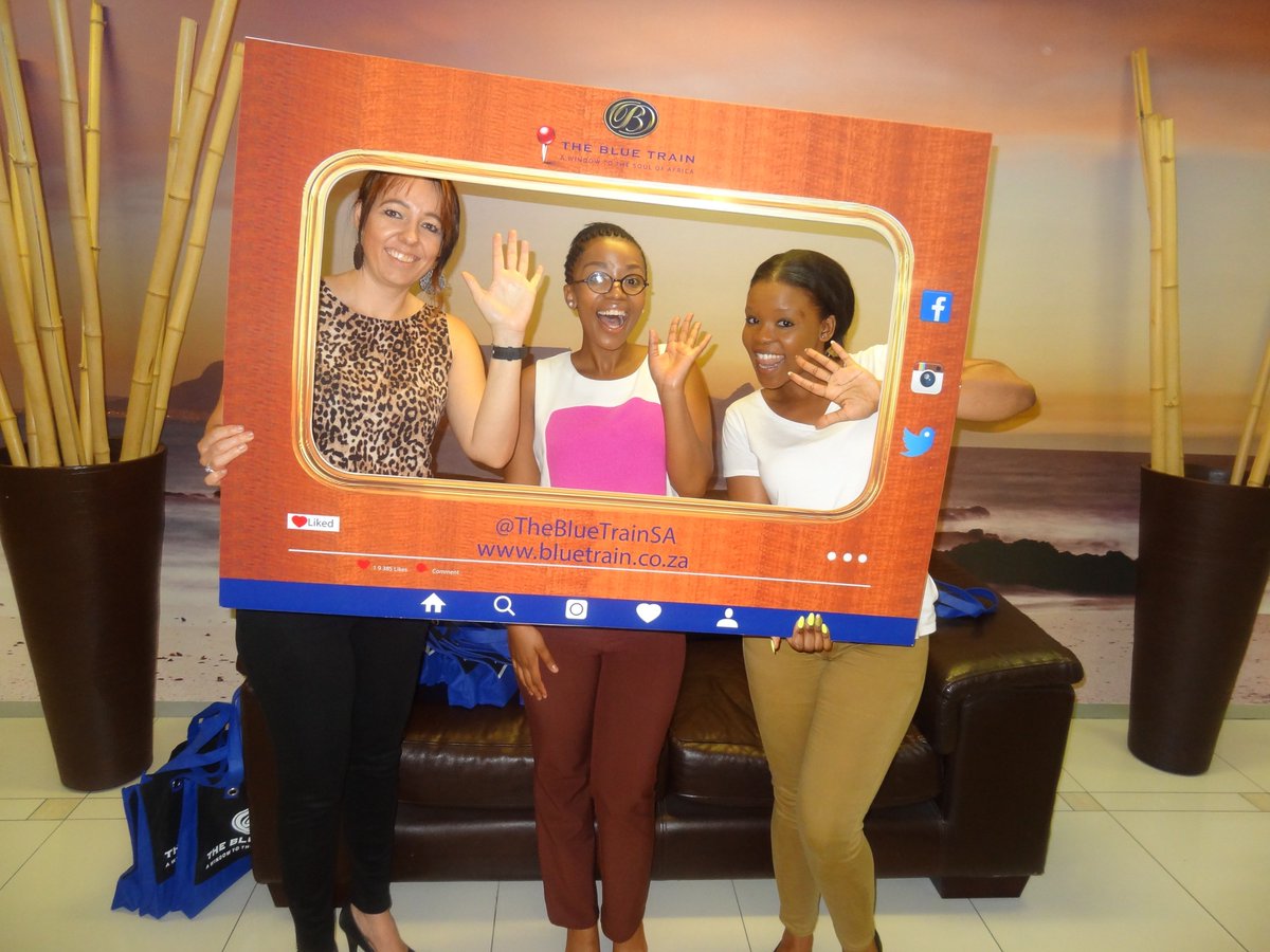 TheBlueTrainSA's tweet photo. Seasons Greetings from the @ThompsonsH offices.
#TheBlueTrainSA #AWindowToTheSoulOfAfrica https://t.co/frscOEvGLQ