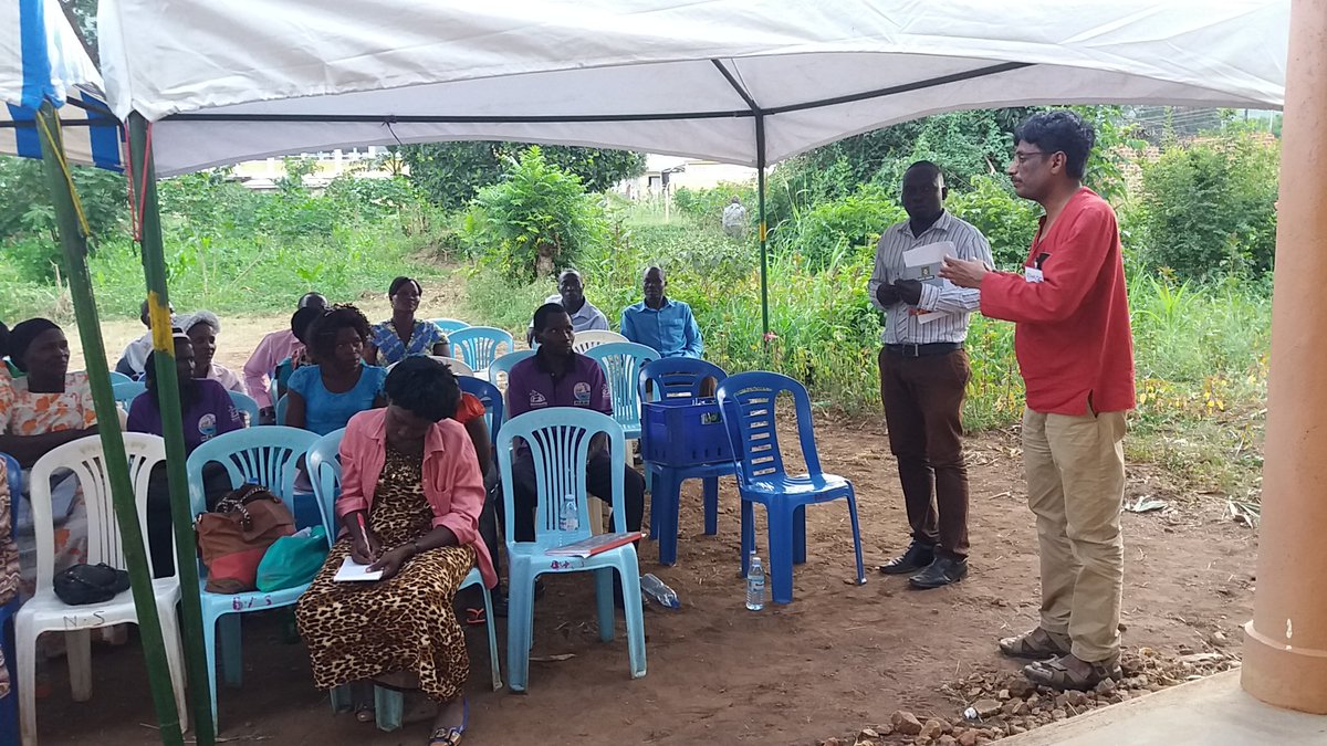 douma_willy's tweet image. Seedbanks are no storehouse. But like a bank. Coordinate seedmovements. Work with others. Ramoo in uganda.@hivosorg #OpenSourceSeed