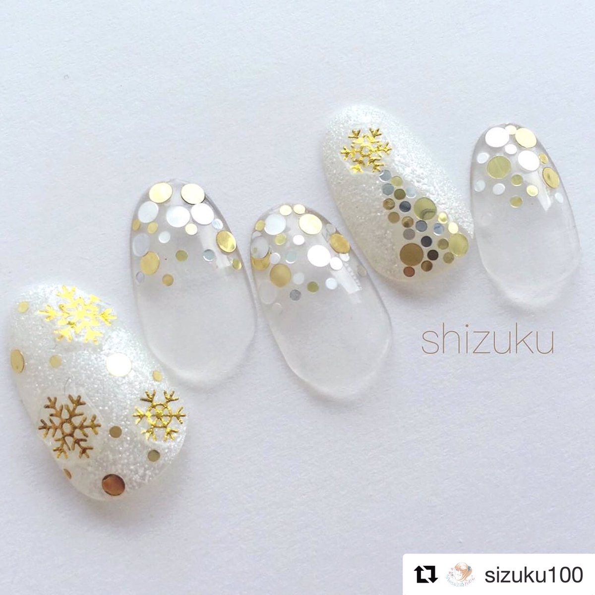 nailholic_kose's tweet photo. 今日はしずくさんのネイルをご紹介します♡
#ネイルホリックフローズンシュガー にホロを乗せて、ホワイトクリスマスネイル！
・
#kose #nailholic #japanesenail #WT060 #コーセー #セルフネイル #プチプラ #クリスマス #ネイルホリック https://t.co/f9bhcJ0yt3