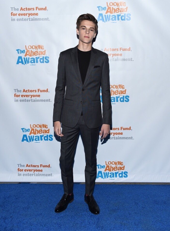 coreyfsource's tweet photo. 12/7 || Corey at The Actors Fund’s 2016 Looking Ahead Awards last night! https://t.co/7dK2mdDX3v