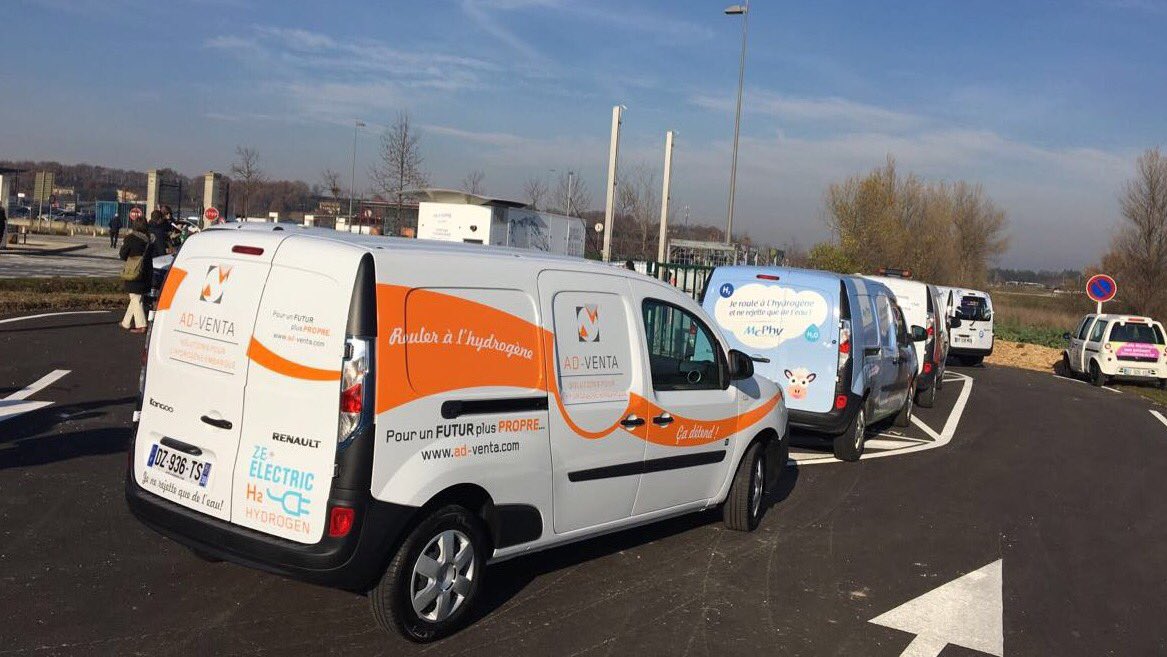 ea_milie's tweet photo. Inauguration Station H2 #ValenceRomansAgglo @Ad_Venta  @McPhyEnergy @SymbioFCell @PragmaFuelCells 
#McFilling
#HyKangoo
#VTC H2 Alpha https://t.co/hYrBtnIhKV