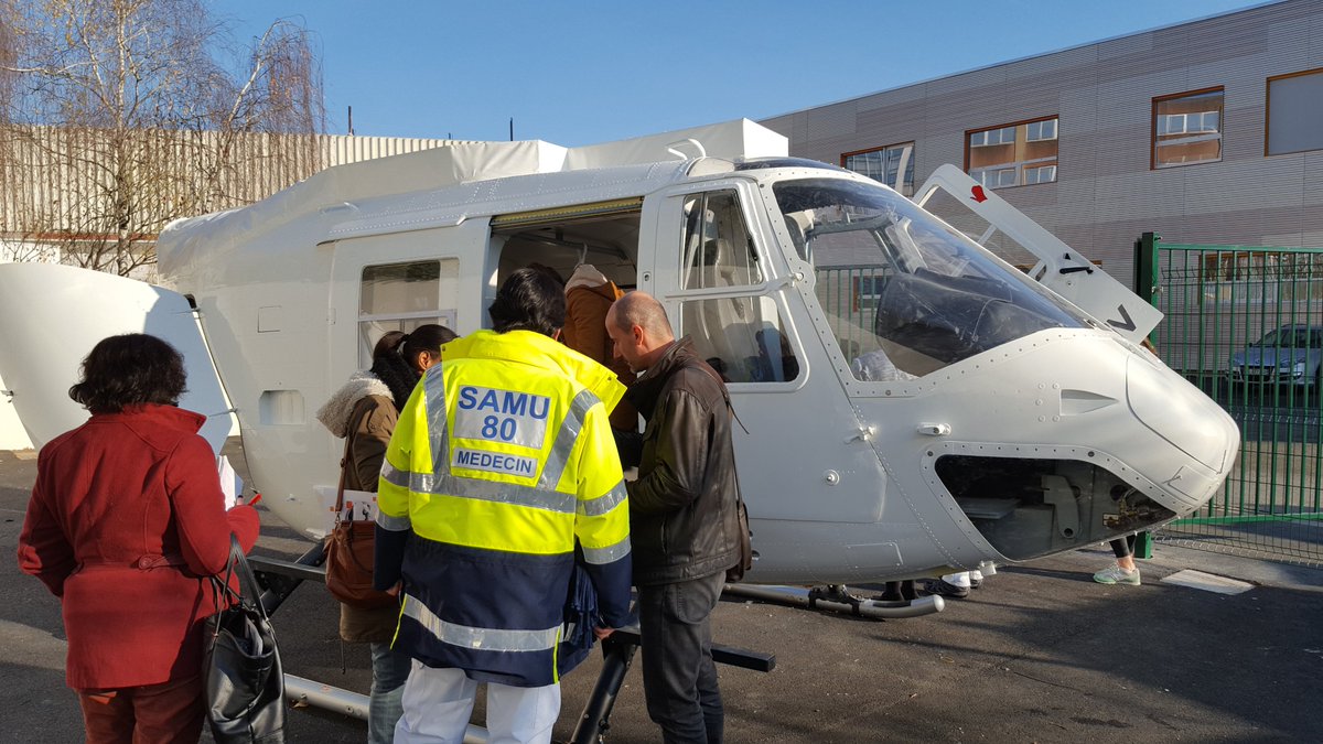 Un vrai-faux hélicoptère pour se familiariser aux soins et aux secours chez SimuSanté… urlz.fr/4uuV