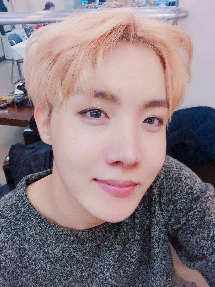 bangtan_russia's tweet photo. [ТВИТТЕР] Спасибо, Нагоя!!! 🙂☺️ https://t.co/oEVKpvXhVs