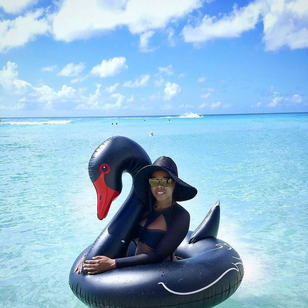 Parlour Travel (@parlourtravel) on Twitter photo Bajan Black Swan. <a href="/the_look_trends/">The Look by E.J.W</a> in our happy place aka #Barbados. // Travel Well, #Trav… ift.tt/2gahcUu Bajan Black Swan. <a href="/the_look_trends/">The Look by E.J.W</a> in our happy place aka #Barbados. // Travel Well, #Trav… ift.tt/2gahcUu