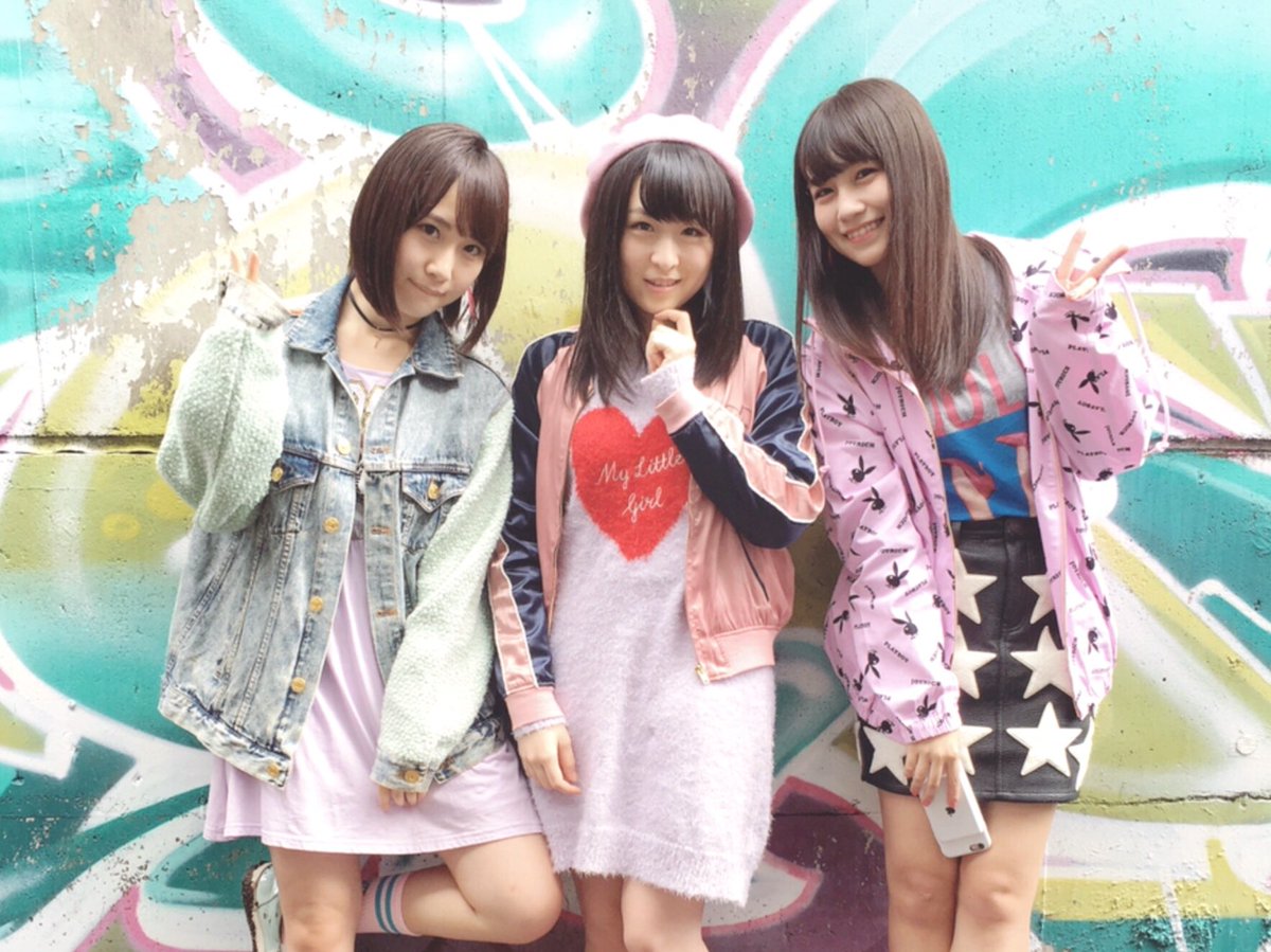 川本 紗矢 Ar Twitter それから先ほどの Showroom さんで じゃんけん大会シングルの カップリング曲 奇跡のドア も 公開されたみたいです 初めてのセンターをさせて頂きます 逆さ坂 奇跡のドア どちらも皆さんぜひたくさん 聞いて下さったら嬉しい