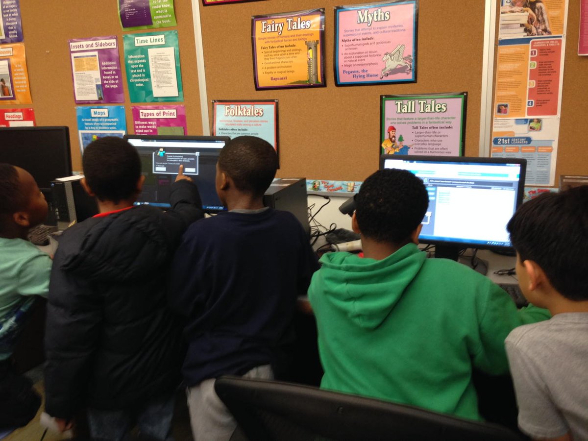 MsVandivier's tweet photo. Hour of Code everybody is so excited! @hearstes #dcpscodes https://t.co/CyZ5mH7F7S