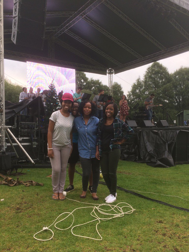 GHTait's tweet image. Seen at soundcheck #zoolakecarols2016 - the rich and famous
