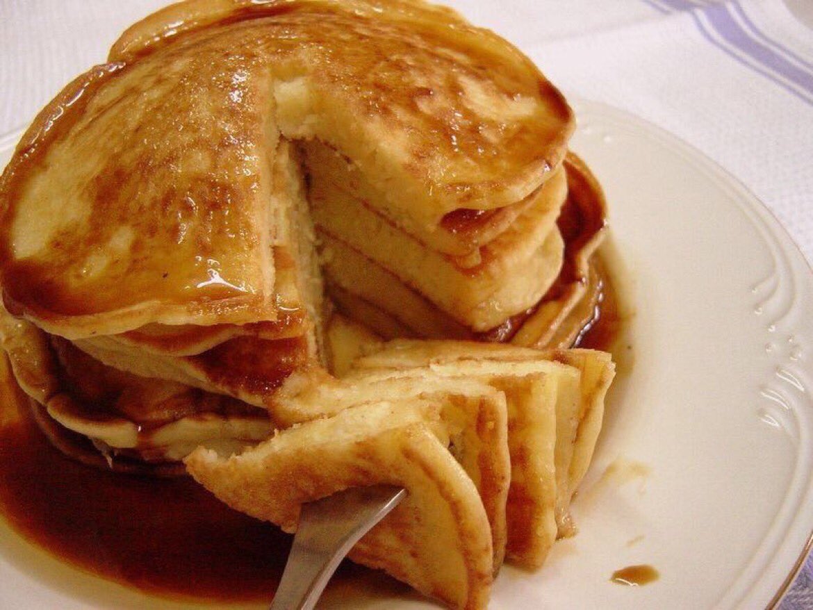 Tweets_2Dope's tweet photo. pancakes with crispy edges are a blessing 😍 https://t.co/Rl80w5IqIB