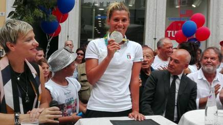 Dopo la medaglia, <a href="/fradallape/">Francesca Dallapè</a> aspetta un figlio: “I festeggiamenti di Rio sono stati fruttuosi...” rosea.it/97cfee25OY #nuoto