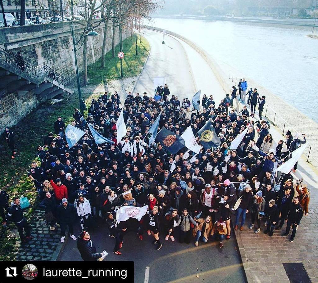 Graou_Chaton's tweet photo. The Paris Running Squad
.
.
.
.
.
#whyirunpigalle #whyirunparis #adidasrunners #runners #arparis #adidasrunnerspari… https://t.co/BVA8NSXZFT