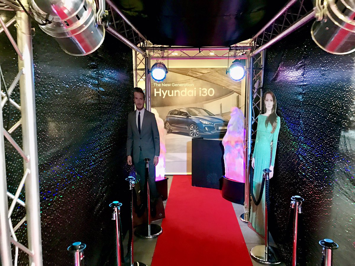 CorporateParty1's tweet image. @murphygunnltd Murphy &amp;amp; Gunn Show Room Setup today #BrandRocket BrandRocket.ie