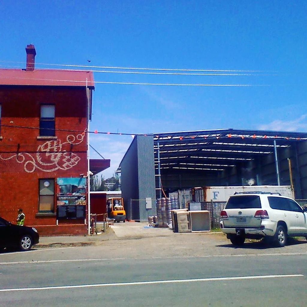 leibinger_gmbh's tweet image. We are looking forward to deliver a #multima #bottlingmachine to @holgatebeer brand new #commissioning hall 👌🏻🍻 @le…