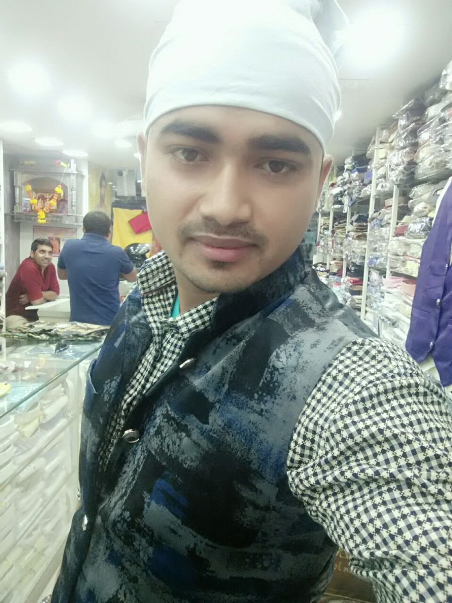 arsingh1232's tweet image. My bro in Mumbai..