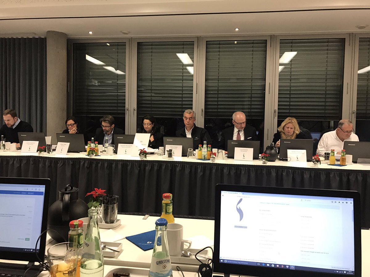 nuriavilanova's tweet photo. Otro año en l reunión del jurado #EA2016 Berlín https://t.co/BNi7uCmEpL