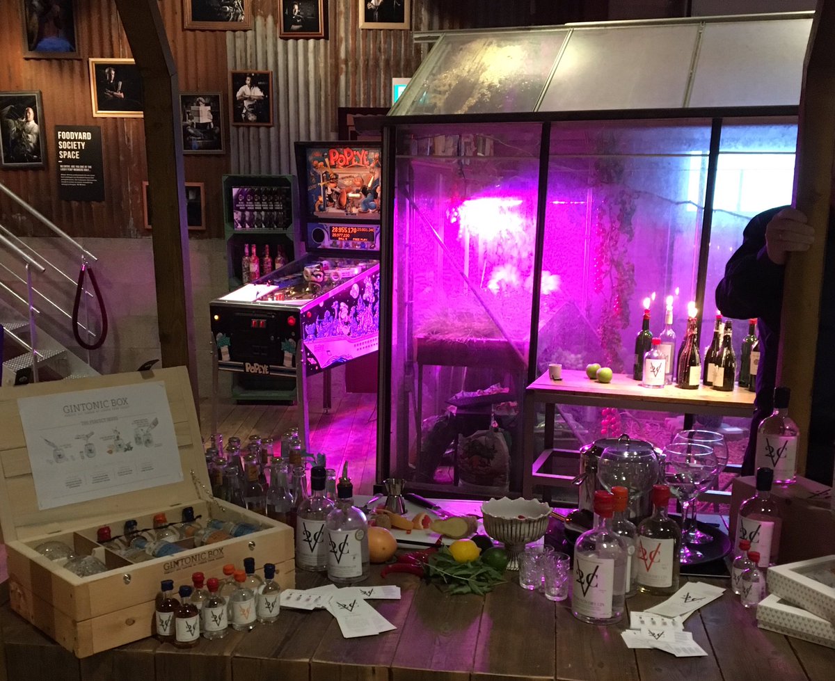 Super leuke tasting gedaan voor <a href="/WestCordHotels/">WestCord Hotels</a> bij <a href="/FOODYARD/">FOODYARD</a> van @DeliXL #dutchdrygin #dinsneylandoffood