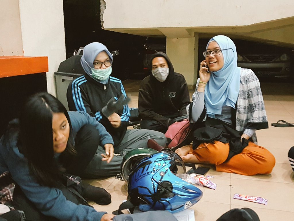 tetap eksis untuk tetap latihan menuju pementasan berikutnya.. #STJ #TeaterJerit #ProseSTJ17 #SemangArt