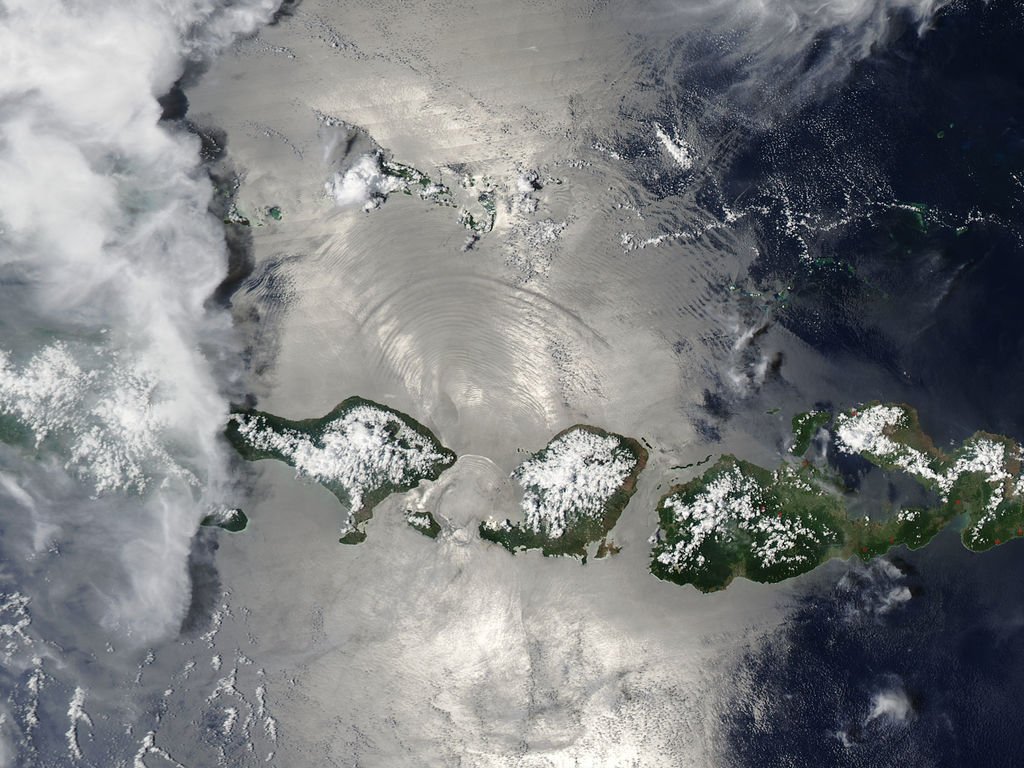 SpaceGazing's tweet photo. Oceanic Nonlinear Internal Solitary Waves From the Lombok Strait https://t.co/jI3CT3t0N7