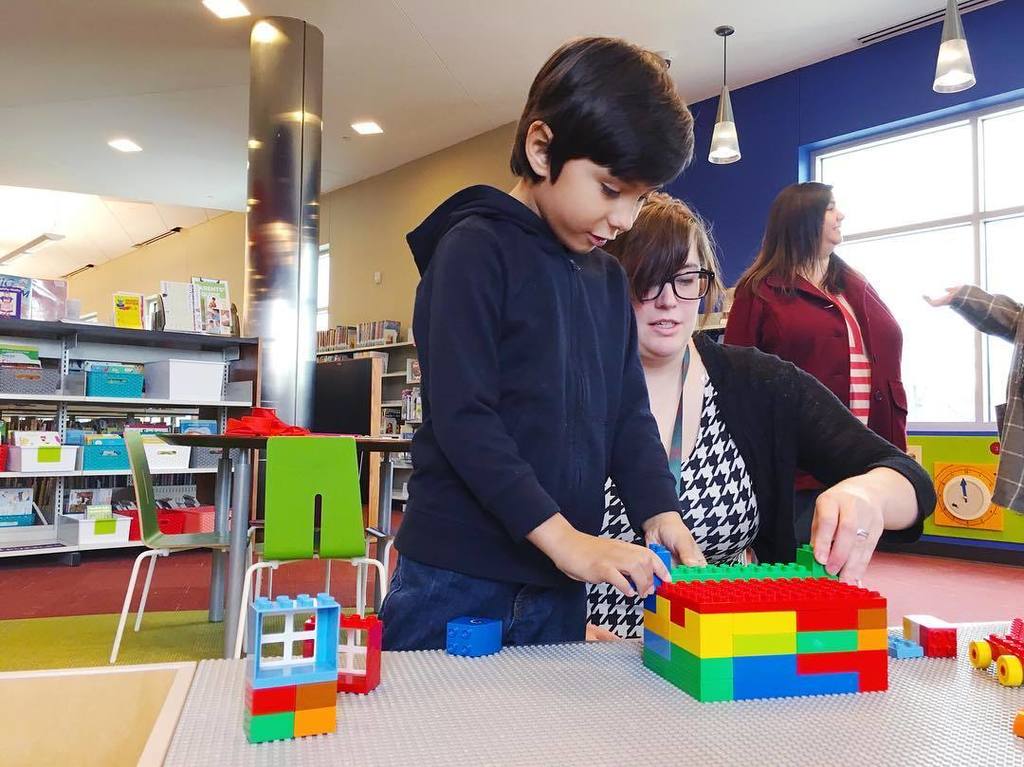 irvinglibrary's tweet photo. We're hard at work in the Discovery Zone! @familyplace #familyplacelibraries https://t.co/XT8cZqRU4k https://t.co/hjXcaII1W1