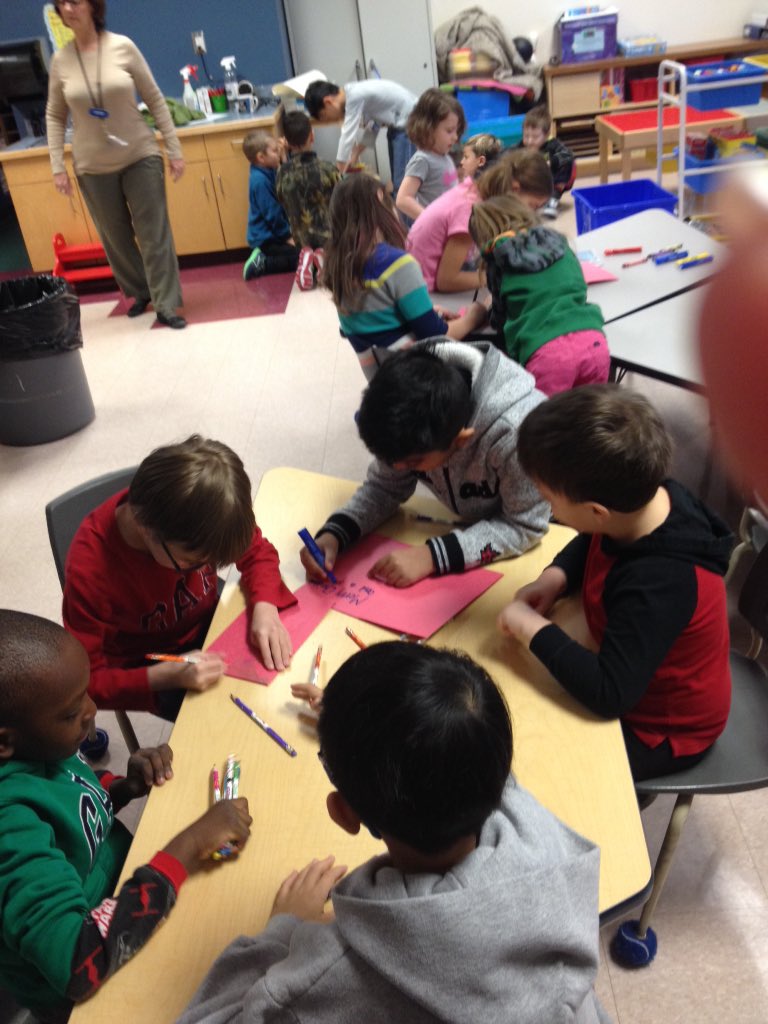 kinders_pwe's tweet photo. Getting into the #christmas #spirit today w/ @MrsChapmans3s gearing up for #RAK2016 @PrairieWaters #rvsed https://t.co/8e3kA44xE3