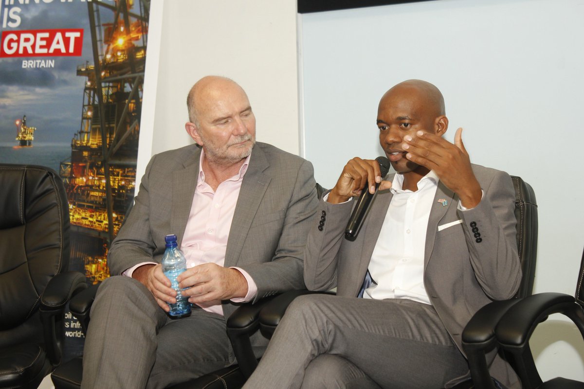 ClimatEx_H's tweet photo. .@VidereGlobal Robert Hanna & @sethamo_o discussing the business of climate change #practicalclimateaction https://t.co/y2LGjQ3VZC