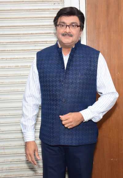 siddharthrander's tweet photo. GujaratiKingofComedySiddhart Randeria is a great entertrainer but do you know that he is creative architect as well!-TimesofIndia
#gujjubhai https://t.co/3IpKXm9bRi