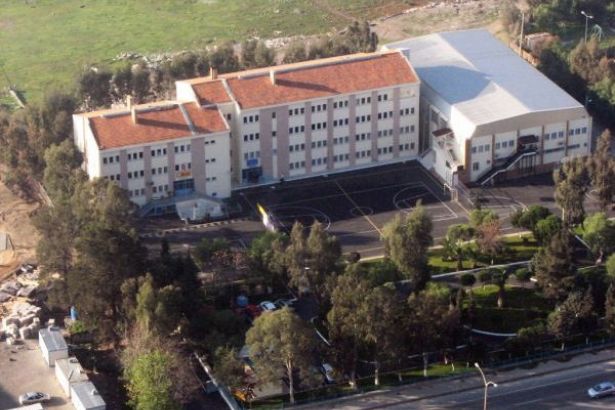 solhaberportalY's tweet photo. Karşıyaka'nın köklü okulu '15 Temmuz' oldu, sosyal medyada tepki yağdı!
https://t.co/M4YEiHQCHs https://t.co/lowgL1fm04